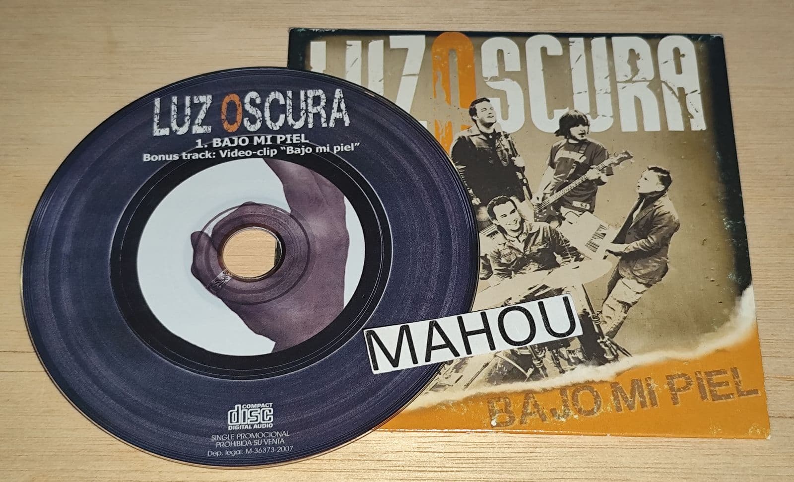 Luz_Oscura-Bajo_Mi_Piel-ES-PROMO-CDS-FLAC-2007-MAHOU