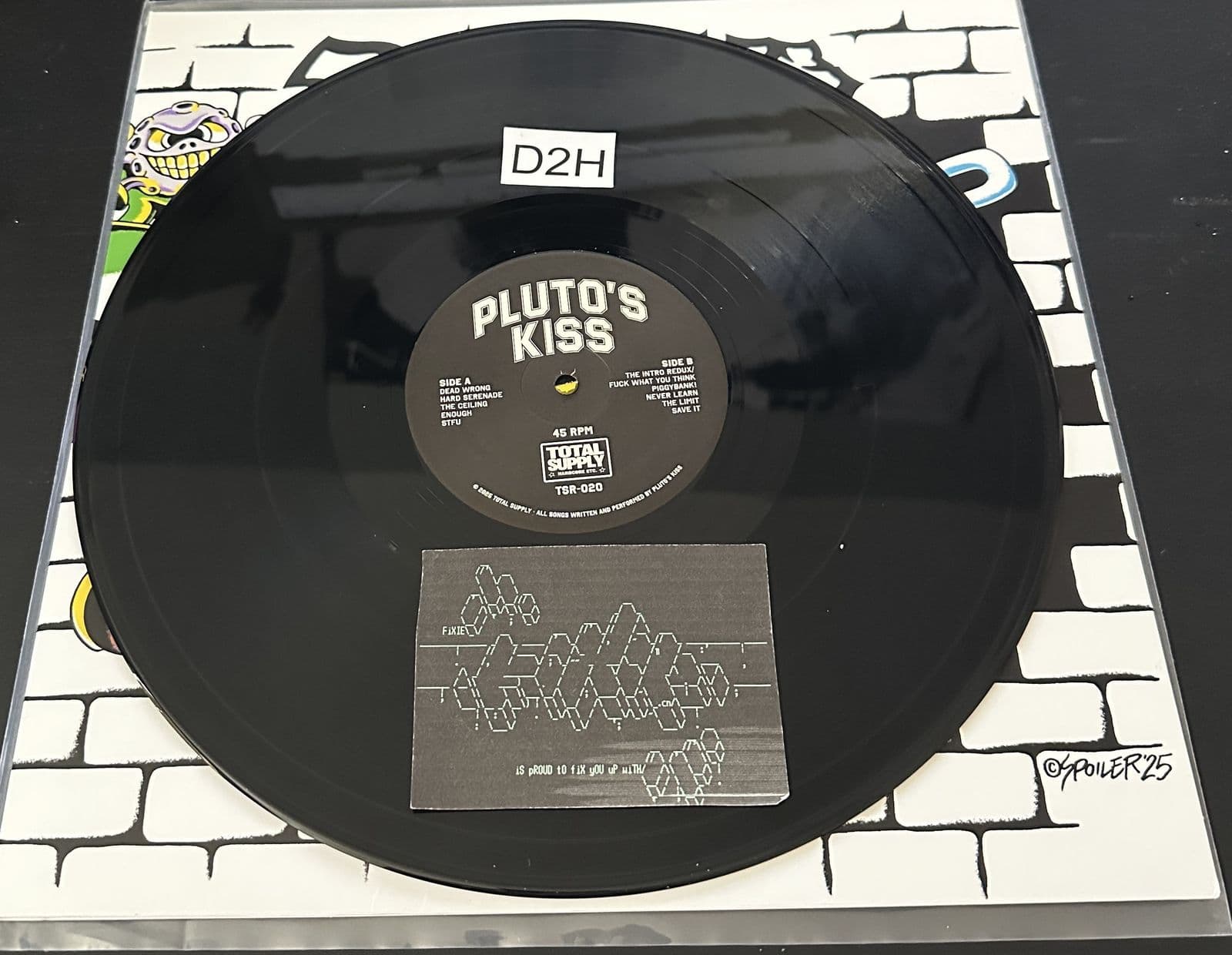 Plutos_Kiss-Plutos_Kiss-LP-2025-D2H